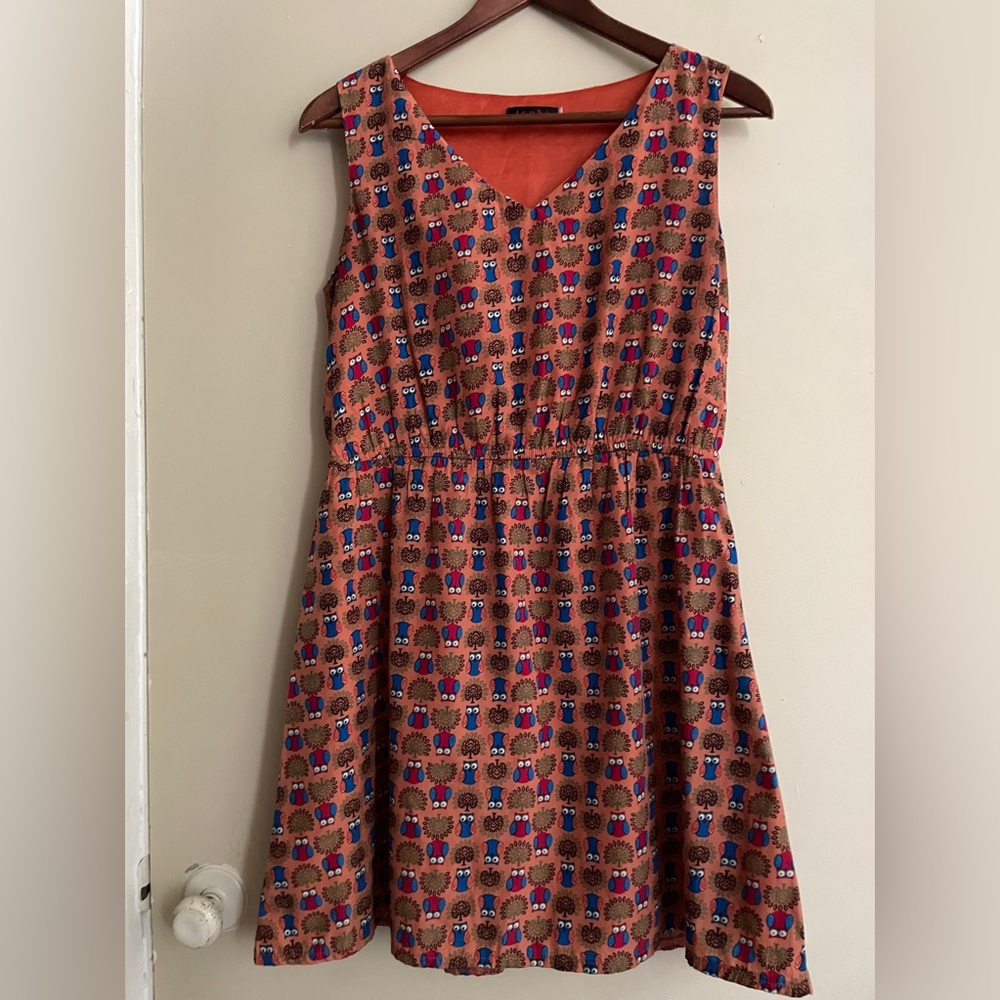 Owl print dress size small satin polyester